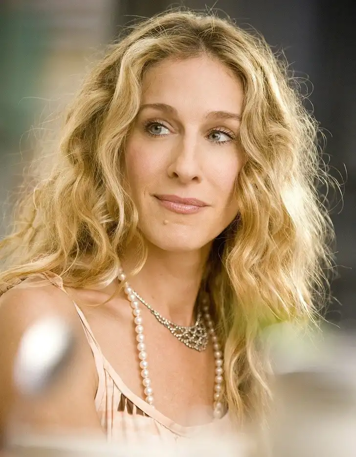 Топ самых раздражающих персонажей сериалов: выбор интернет-пользователей 1 Кэрри Брэдшоу («Секс в большом городе»).