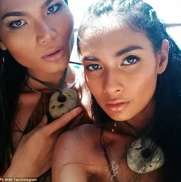 22-летняя девушка из Таиланда прошла путь от буддийского монаха до модели 2 1 8