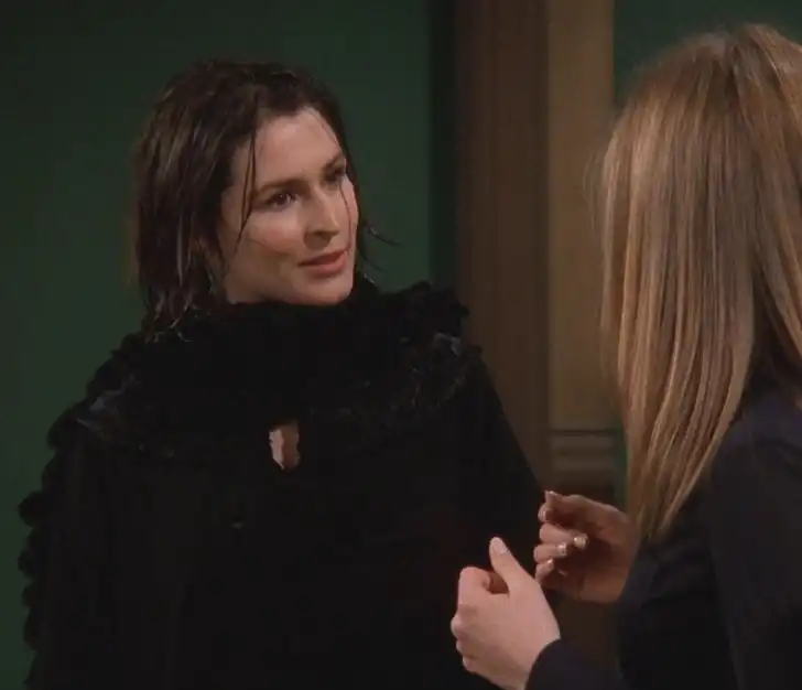 Топ самых раздражающих персонажей сериалов: выбор интернет-пользователей 7 Эмили Уолтэм («Друзья»).