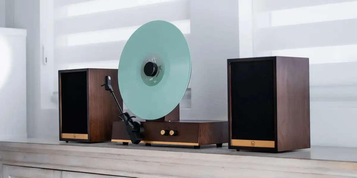 Вертикальный винил от Fuse