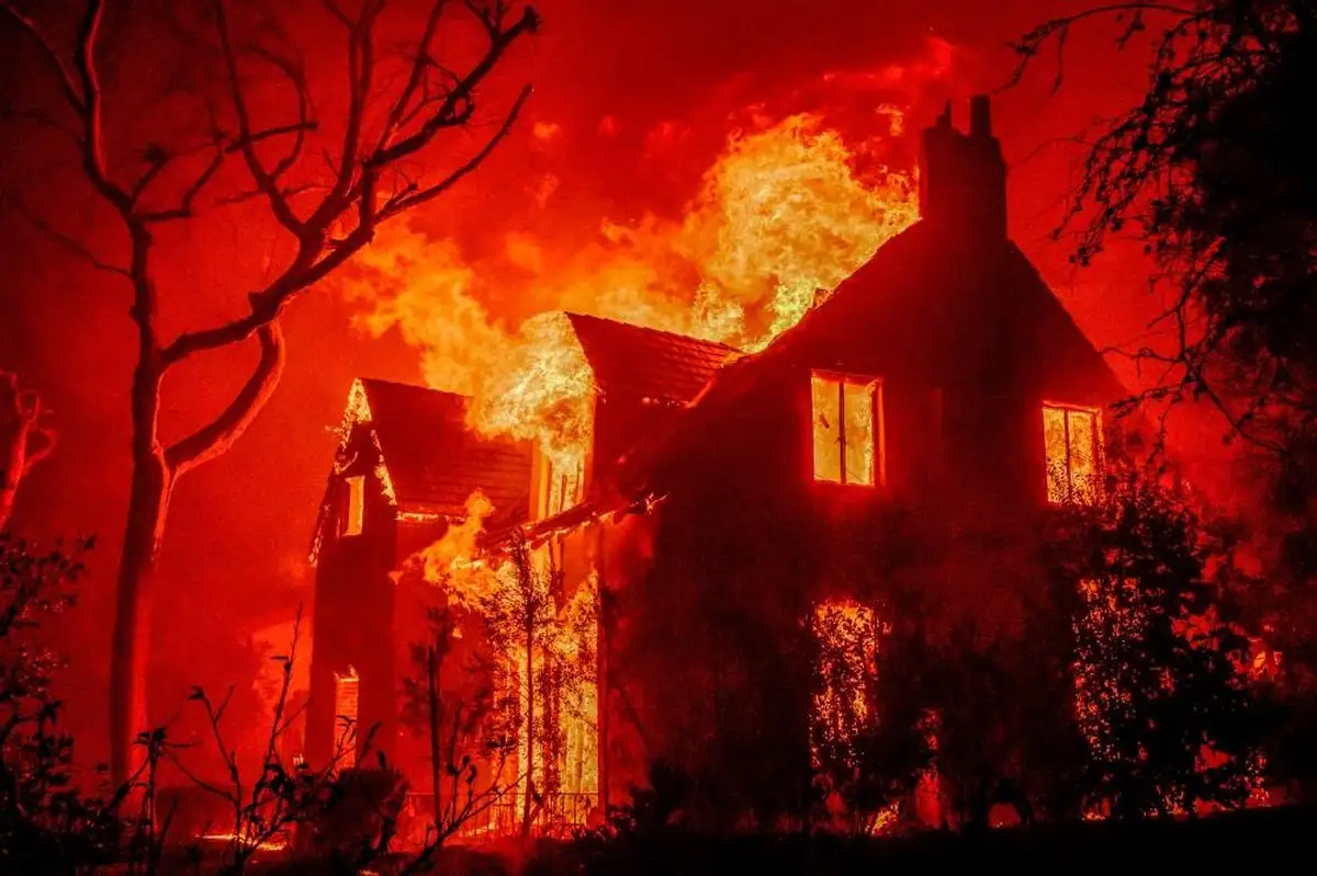 Масштабные лесные пожары в Лос-Анджелесе