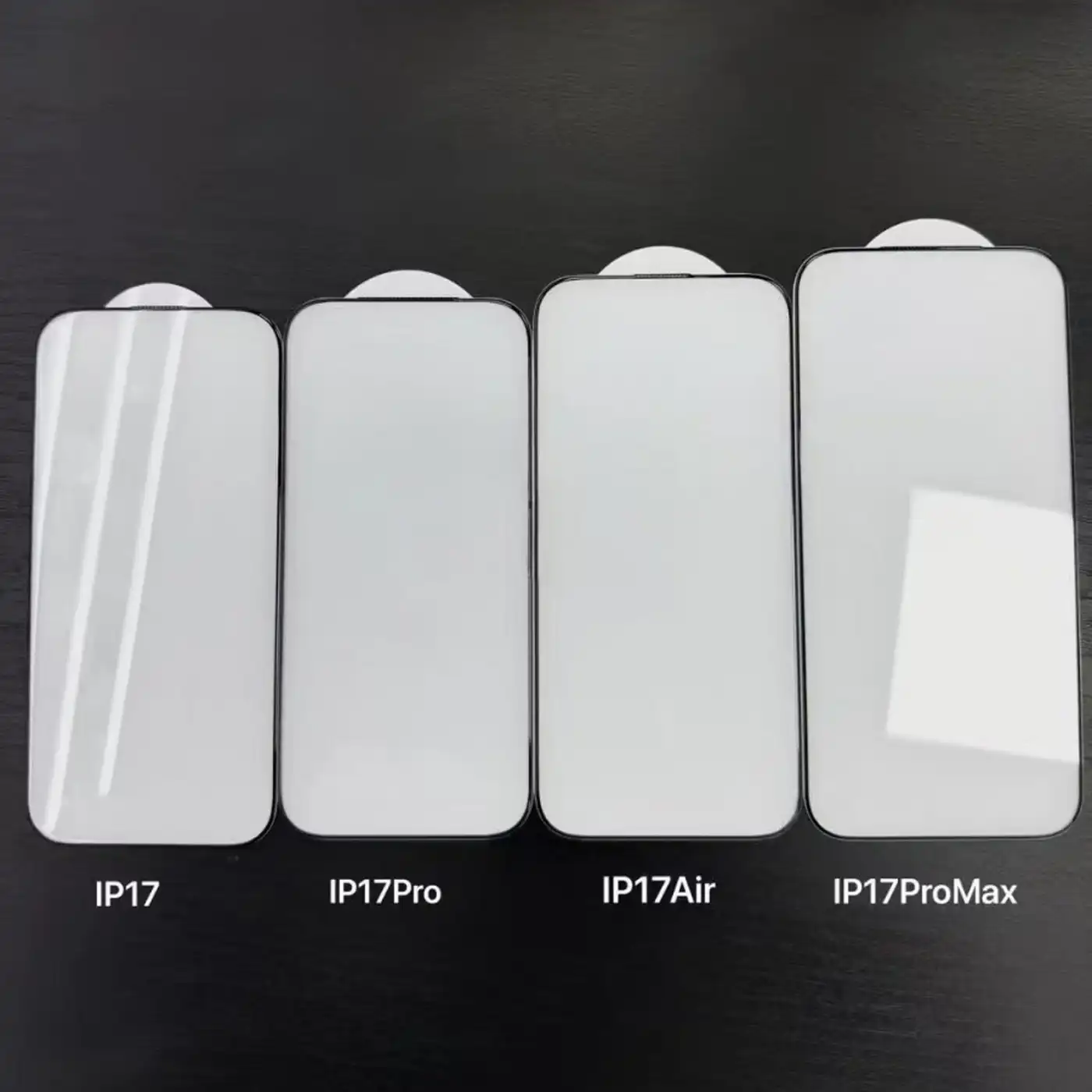 iPhone 17: первые фото защитных стёкол раскрывают размеры экранов всех моделей