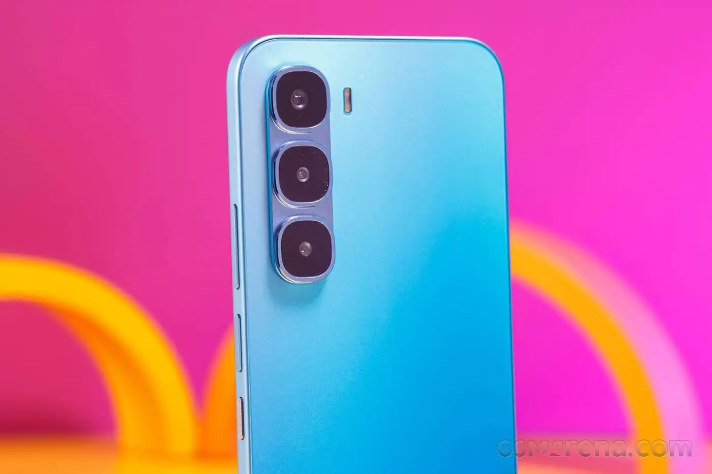 Infinix Hot 60 Pro: простой дизайн, максимум удобства