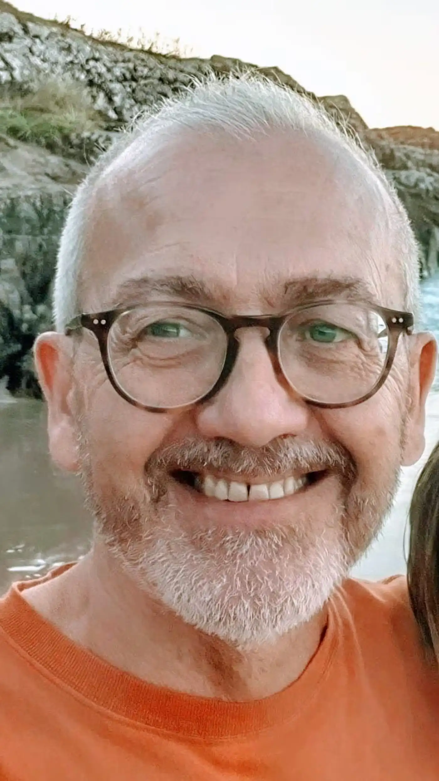 45-летняя тайна жуткой фотографии из «Сияния», похоже, разгадана 2 Аласдер Спарк, британский академик в отставке, посвятил почти год разгадке происхождения печально известной фотографии из «Сияния».