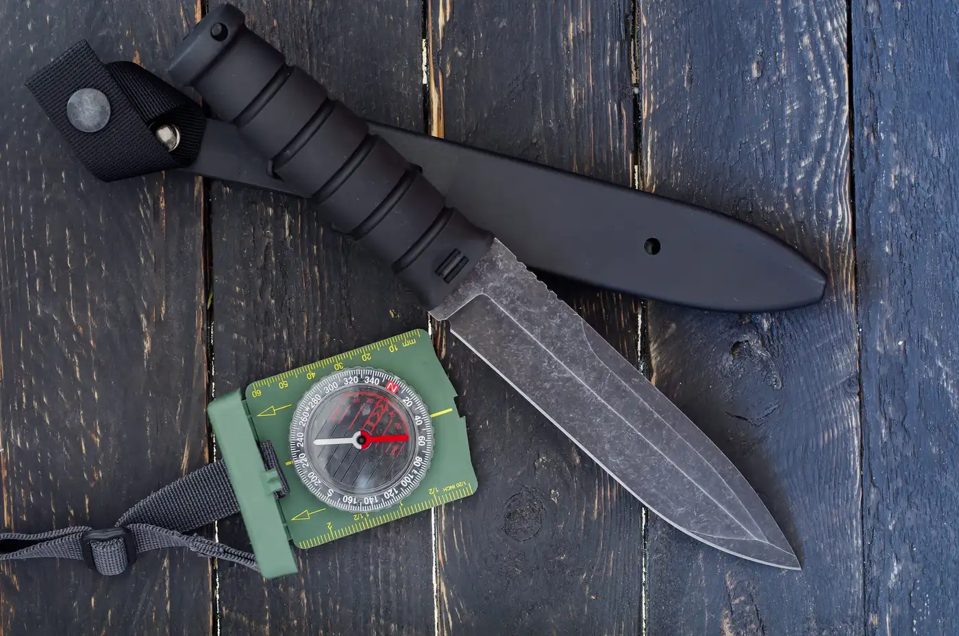 ТОП-10 туристичних ножів для походів та кемпінгу: як обрати свій ідеальний інструмент